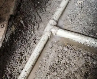 阿里地漏水维修电话